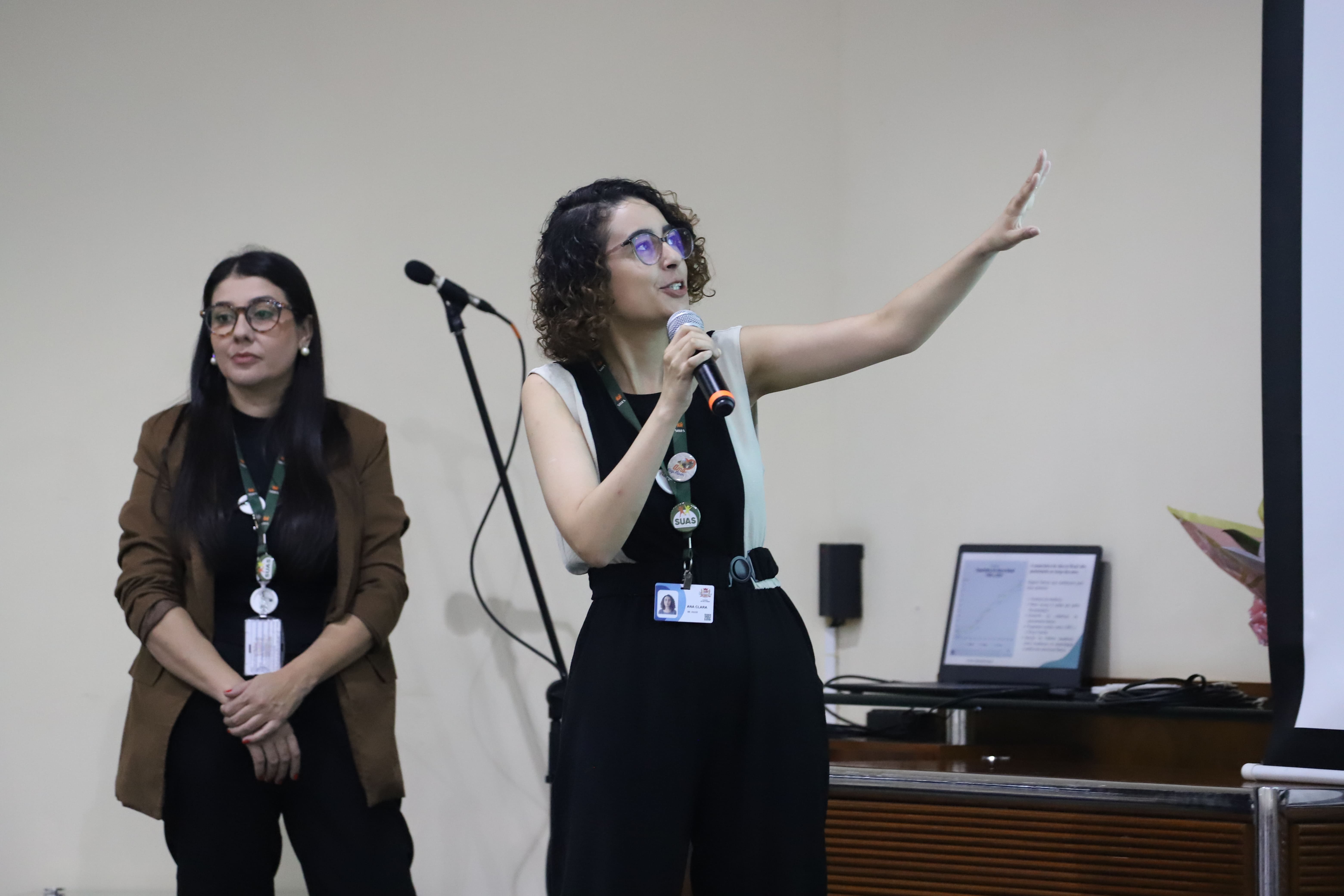 SEMINÁRIO VALORIZA PESSOA IDOSA E OFERECE  MOMENTOS DE ESCUTA E APRENDIZADO