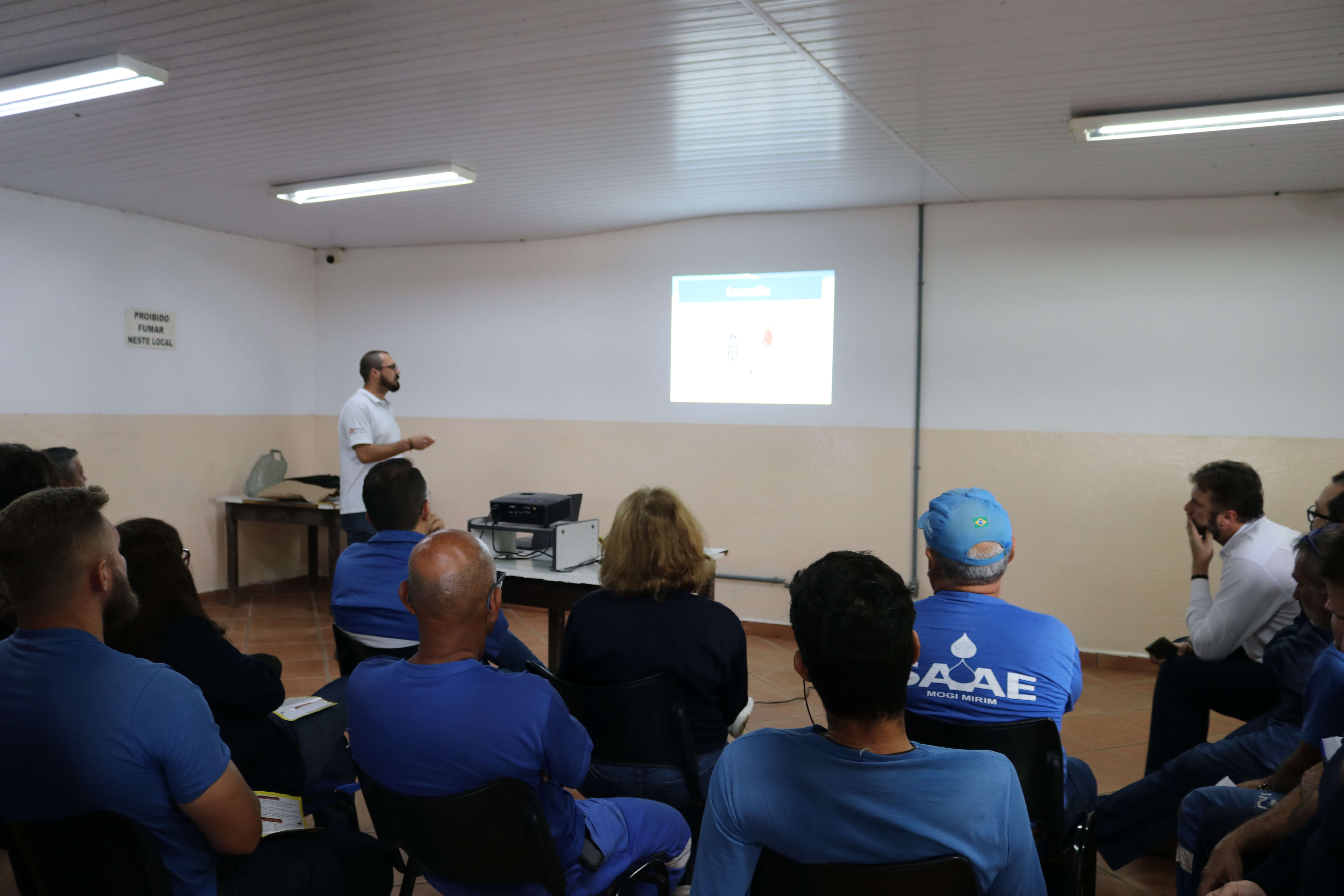 Palestra orienta servidores do Saae sobre prevenção de acidentes com escorpiões