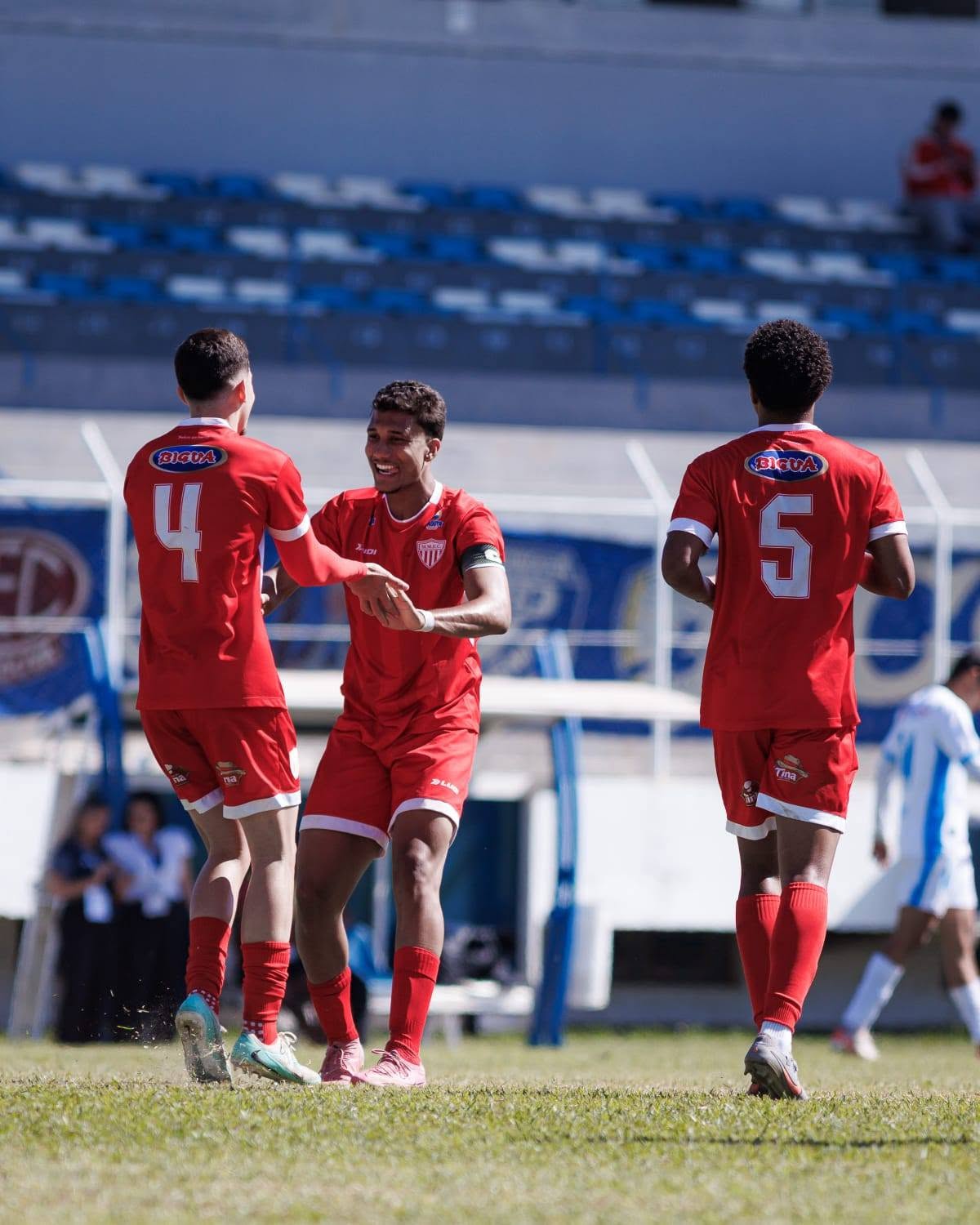 ​MOGI MIRIM VENCE A SANTACRUZENSE E SEGUE VIVO NA SEGUNDONA