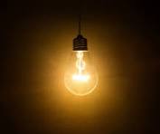 ​Oscilações e quedas de energia geram indignação de consumidores.