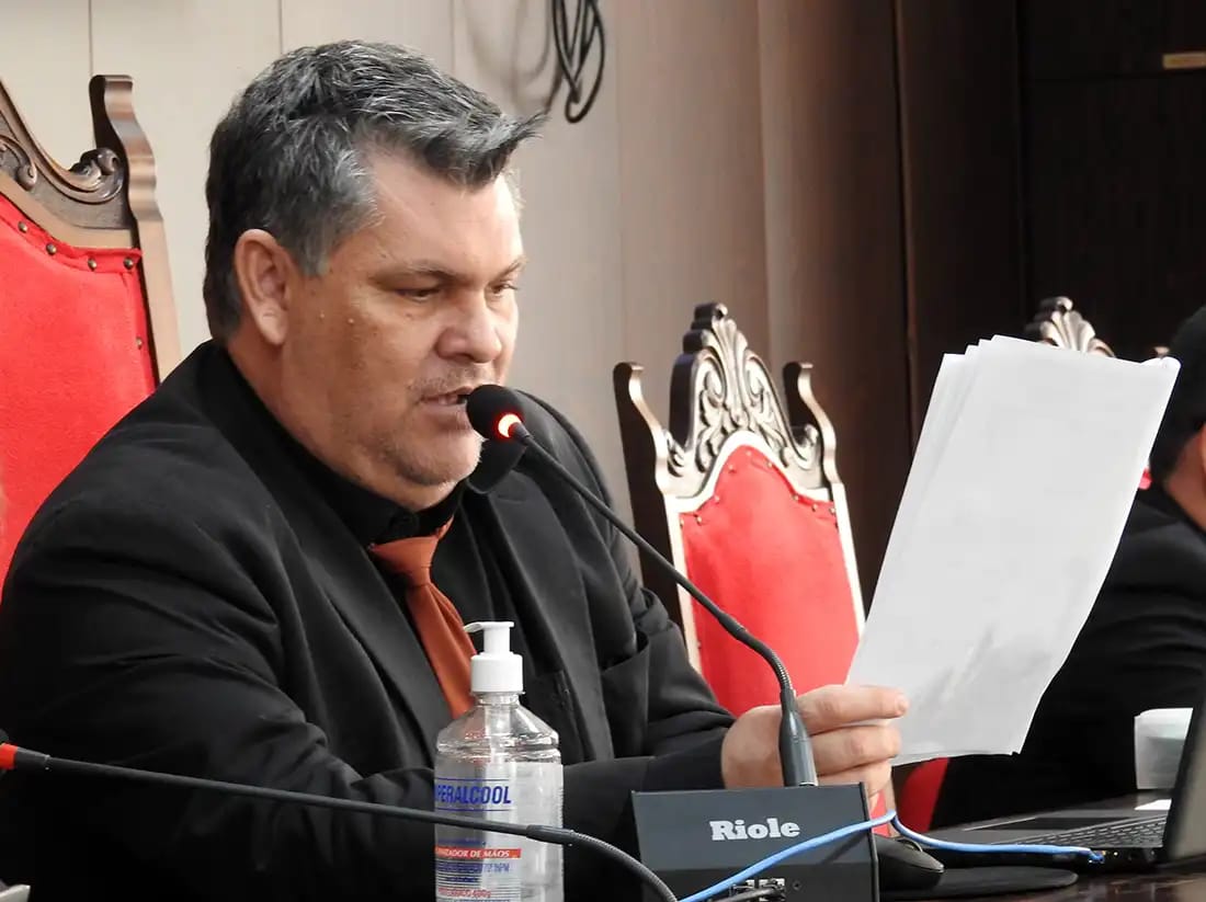 ​População questiona o "excesso de amor" do presidente da câmara de Mogi Mirim pela Cemmil na educação