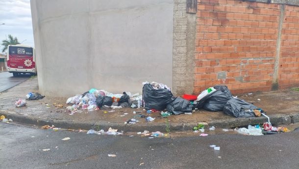 Falhas  na coleta de lixo continuam