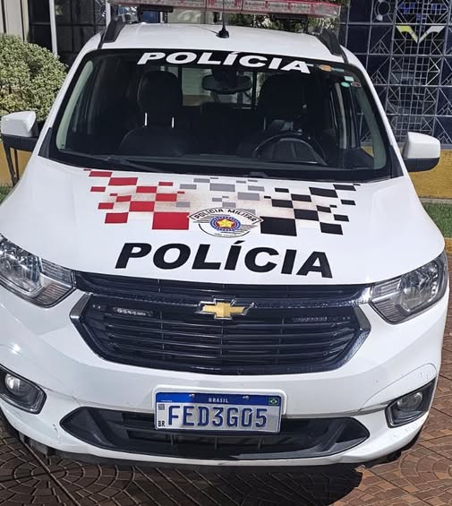 Homem é preso após ameaçar a mãe e destruir móveis em Mogi Guaçu.